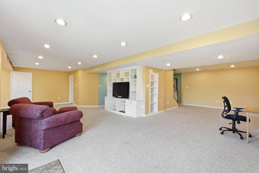 23619 WHITE PEACH COURT