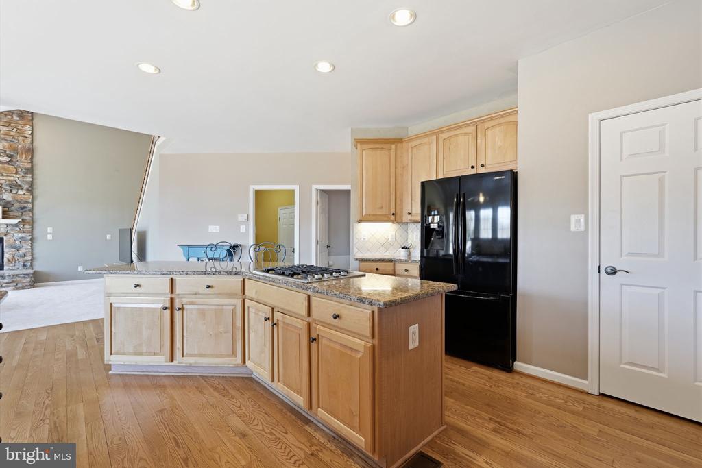 23619 WHITE PEACH COURT
