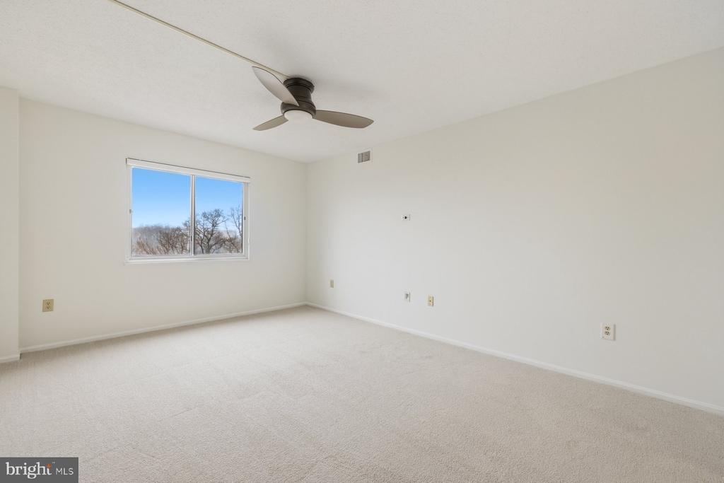 15107 INTERLACHEN DRIVE Unit: 2-801