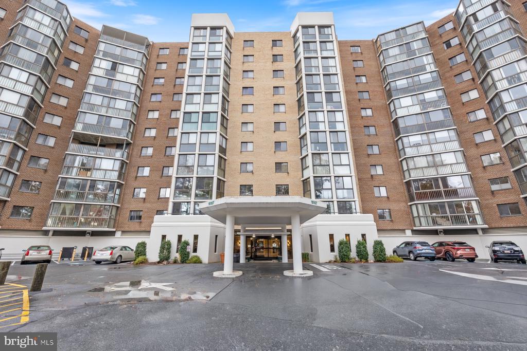 15107 INTERLACHEN DRIVE Unit: 2-801