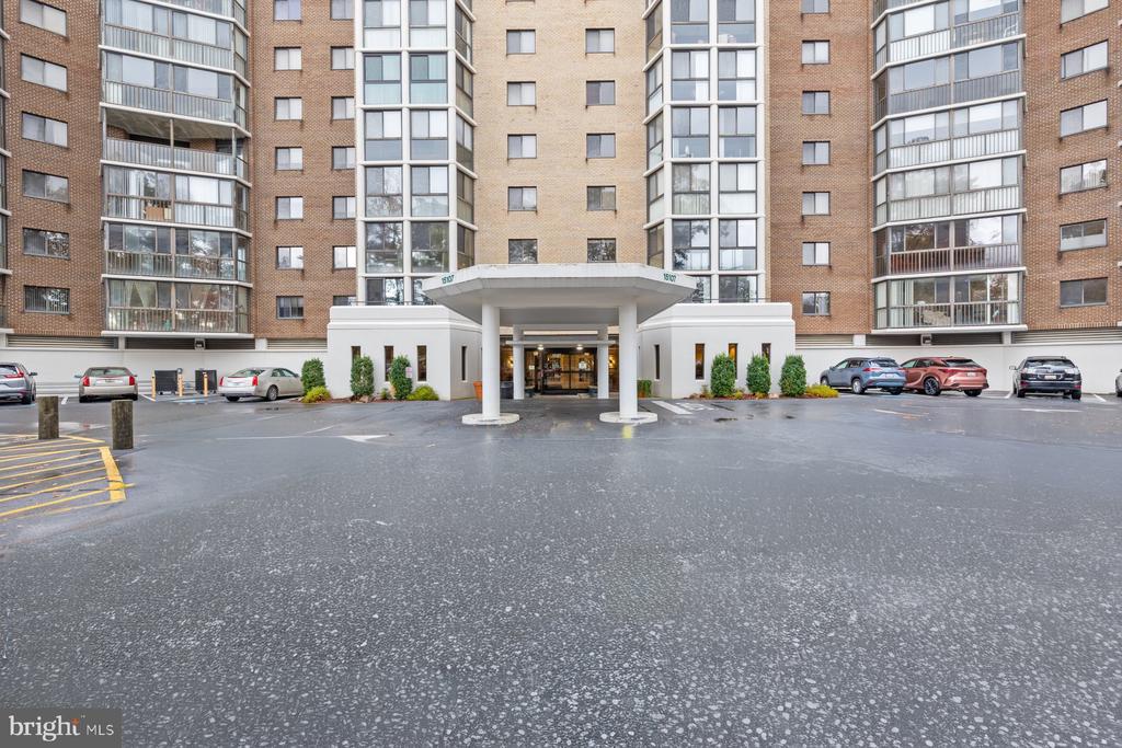 15107 INTERLACHEN DRIVE Unit: 2-801