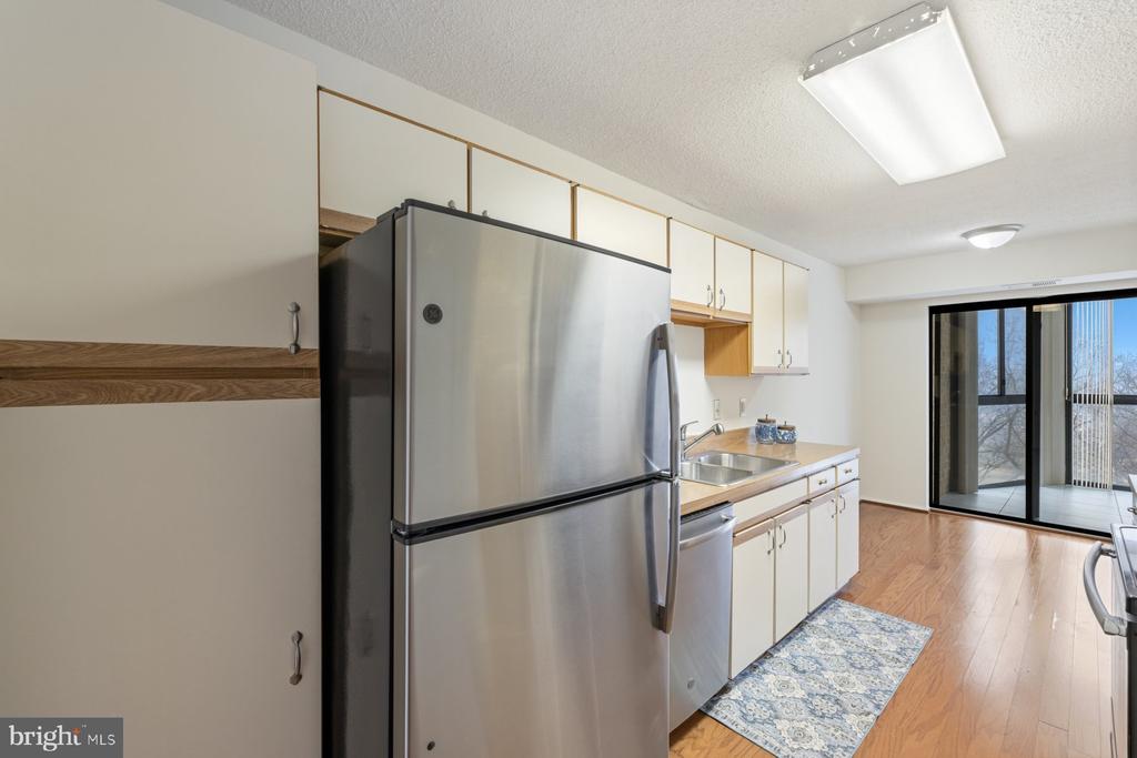 15107 INTERLACHEN DRIVE Unit: 2-801