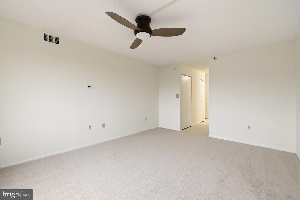 15107 INTERLACHEN DRIVE Unit: 2-801