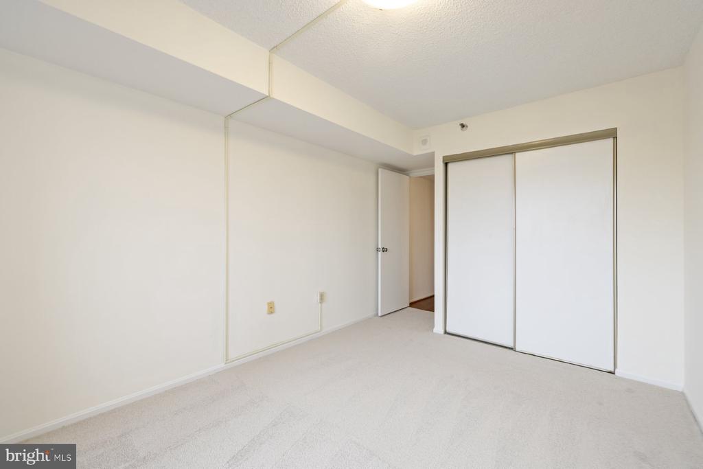 15107 INTERLACHEN DRIVE Unit: 2-801