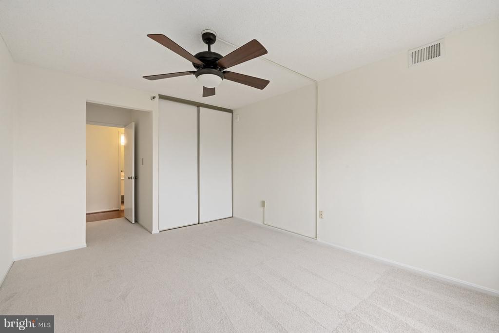 15107 INTERLACHEN DRIVE Unit: 2-801