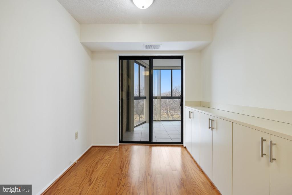 15107 INTERLACHEN DRIVE Unit: 2-801