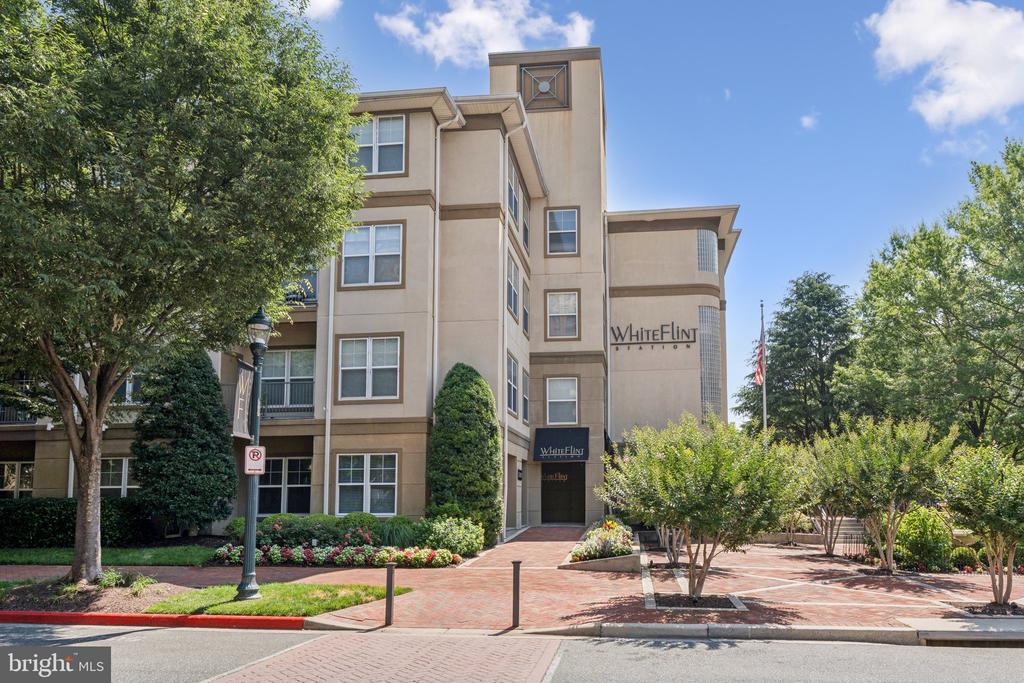 11800 OLD GEORGETOWN Unit: 1120