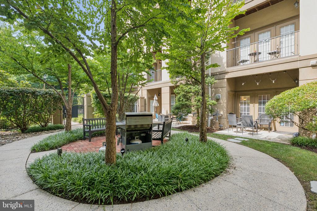 11800 OLD GEORGETOWN Unit: 1120