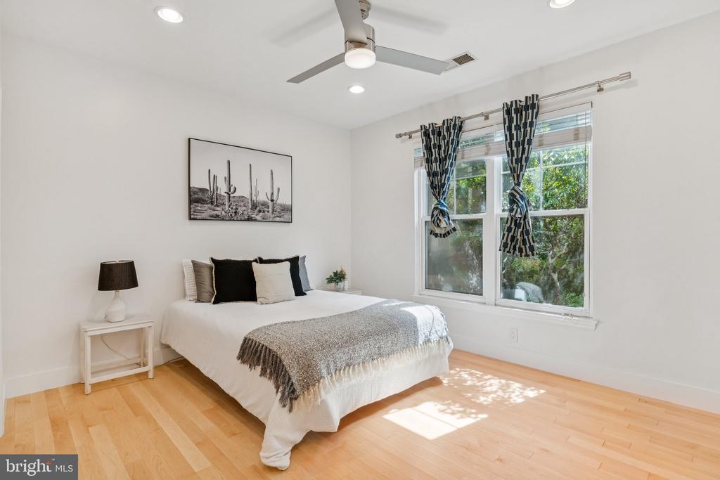 11800 OLD GEORGETOWN Unit: 1120
