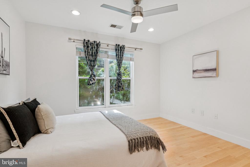 11800 OLD GEORGETOWN Unit: 1120