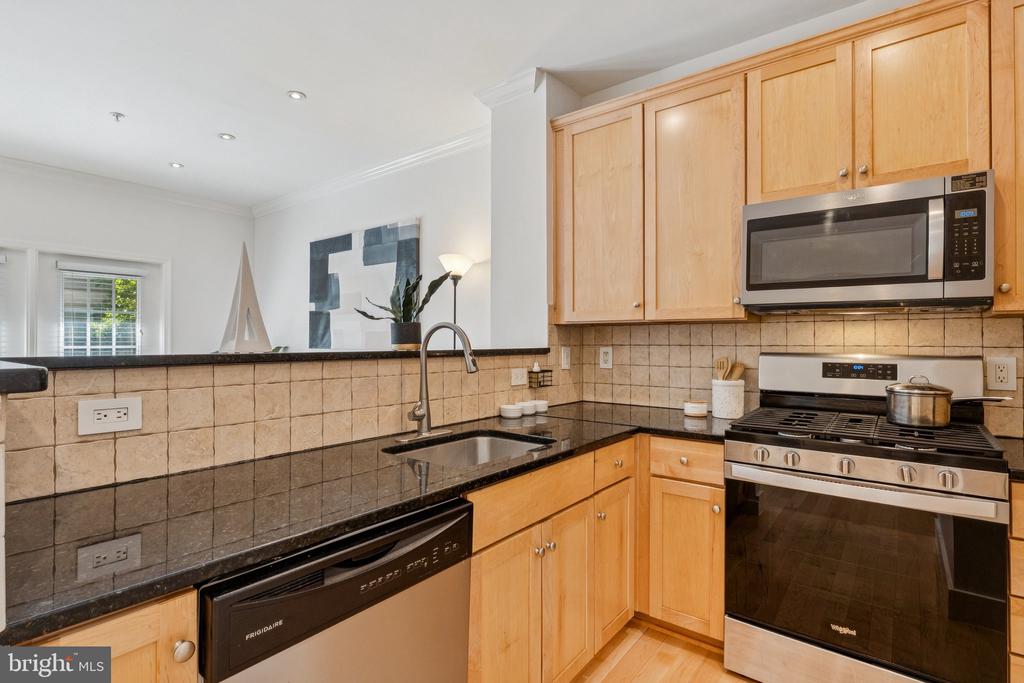 11800 OLD GEORGETOWN Unit: 1120