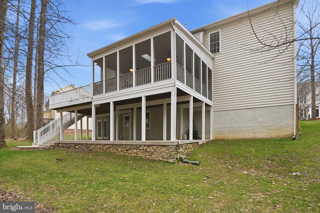 718 TURTLE POND LANE