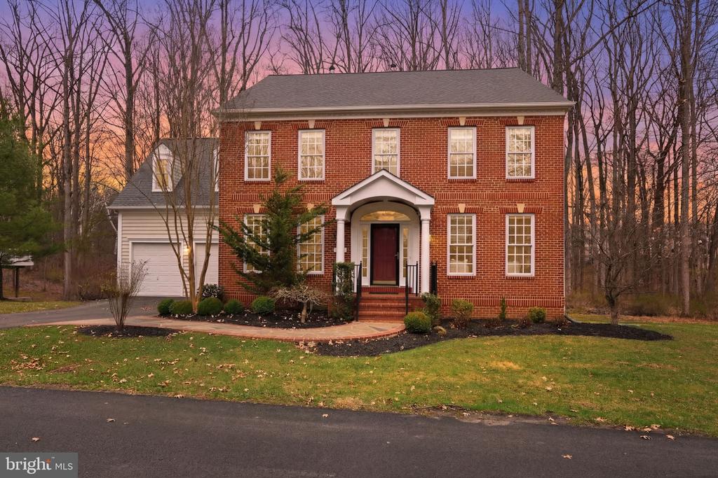 718 TURTLE POND LANE