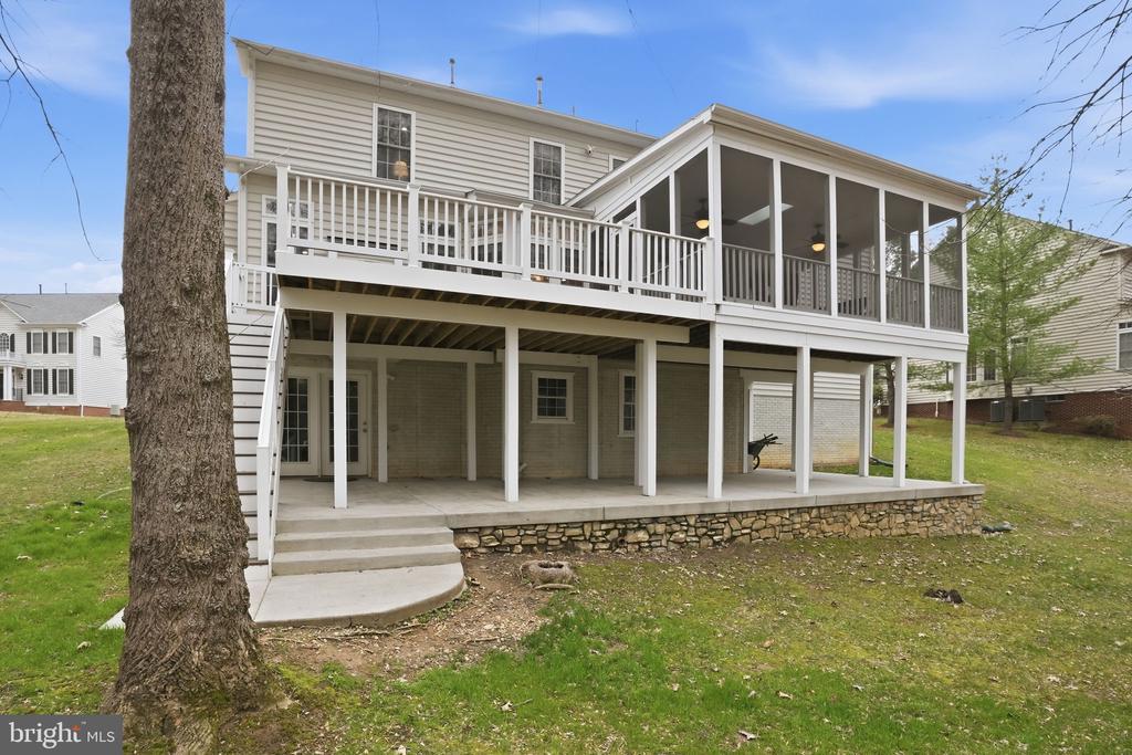 718 TURTLE POND LANE