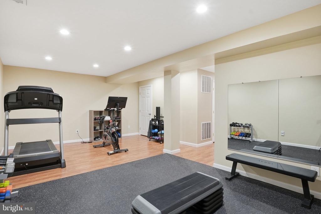 718 TURTLE POND LANE