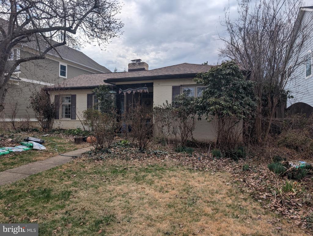 8932 BRADMOOR DRIVE
