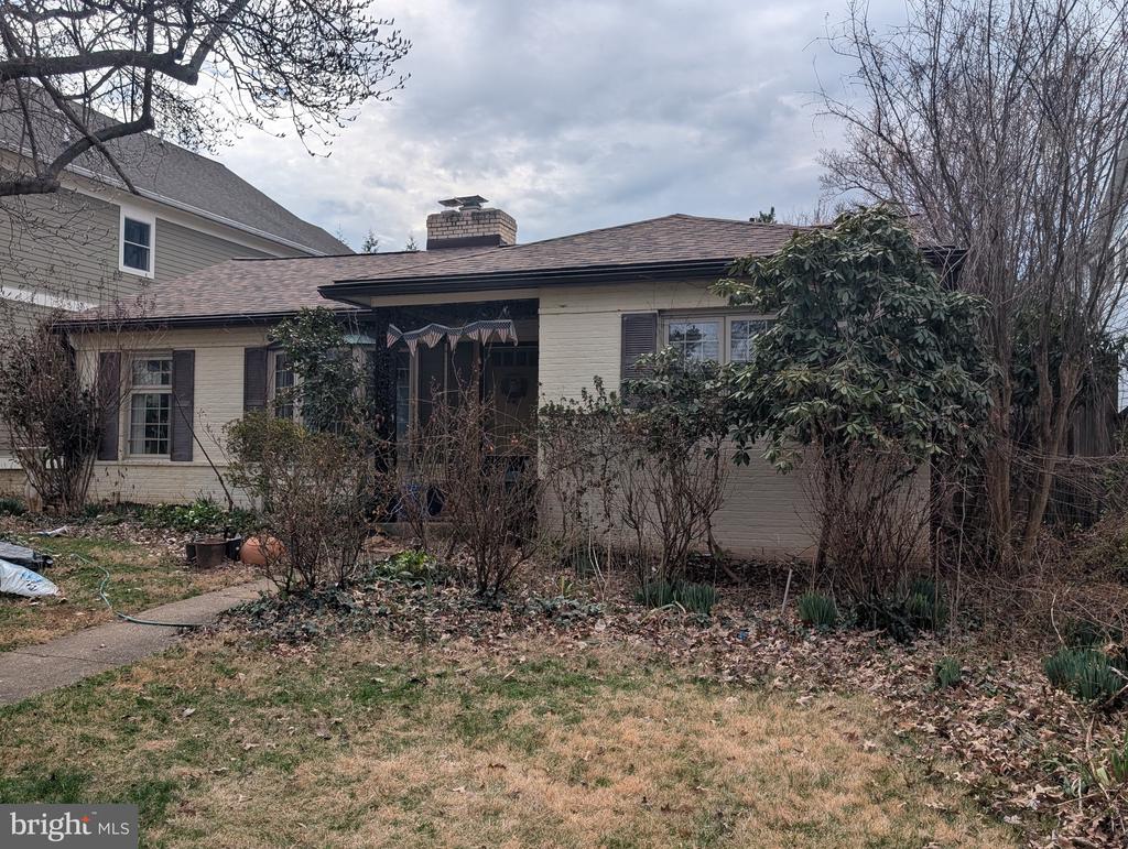 8932 BRADMOOR DRIVE