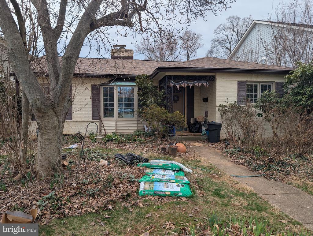 8932 BRADMOOR DRIVE
