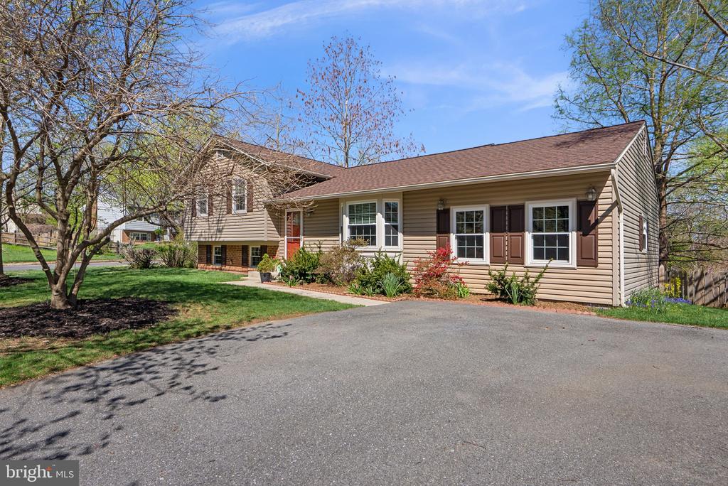 8505 CALYPSO LANE