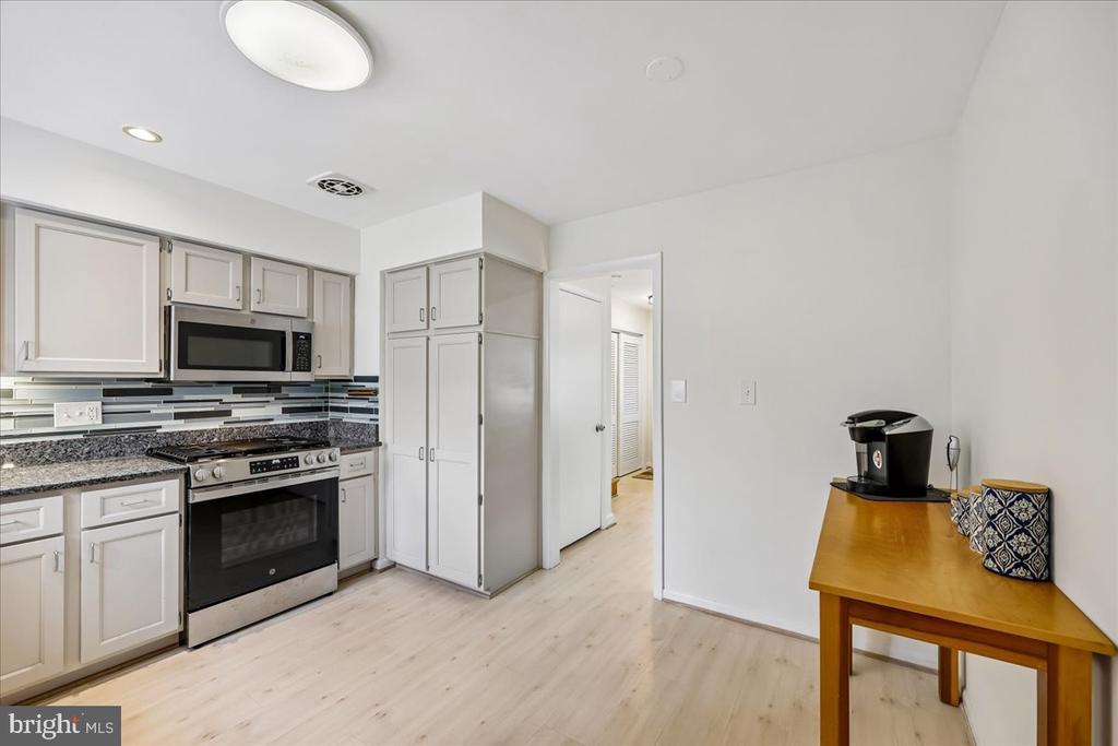 13413 ORIENTAL COURT