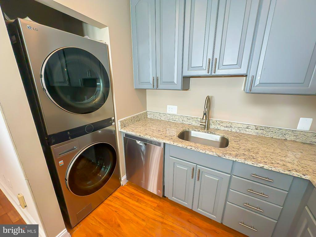 6 MONROE STREET Unit: 6-301