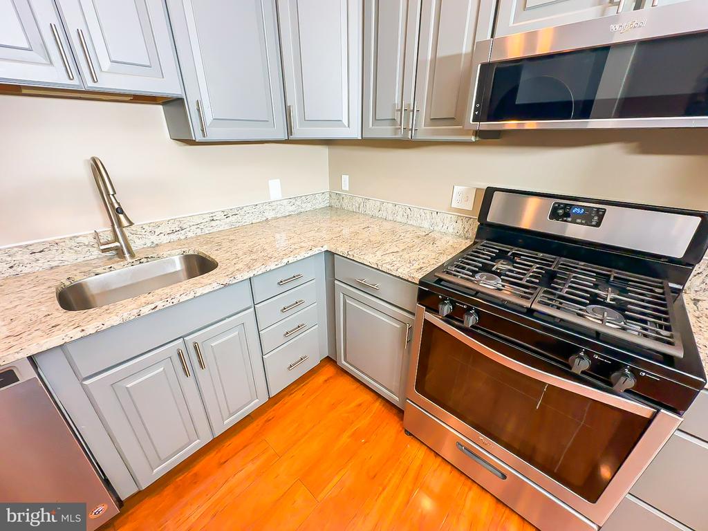 6 MONROE STREET Unit: 6-301