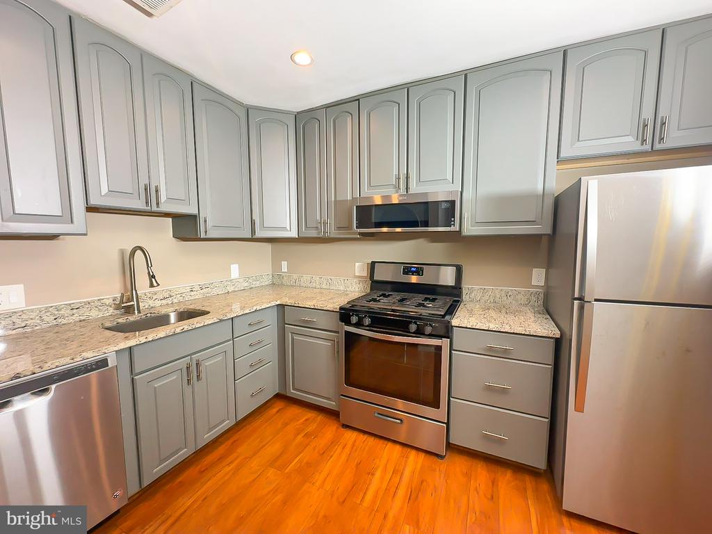 6 MONROE STREET Unit: 6-301