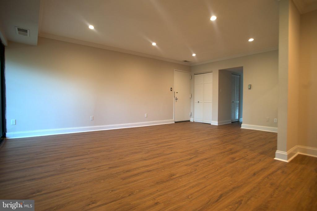 6 MONROE STREET Unit: 6-301