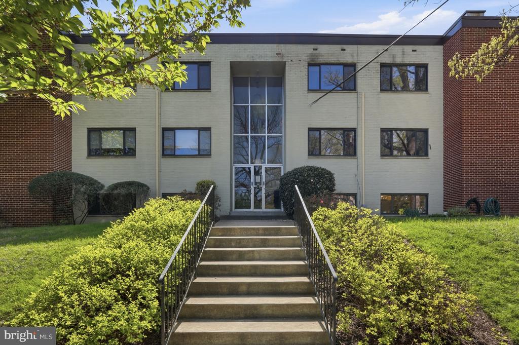 407 TULIP AVENUE Unit: 104