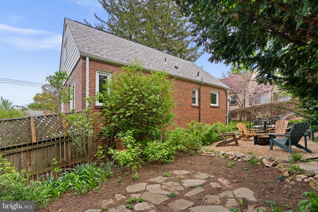 314 DALE DRIVE