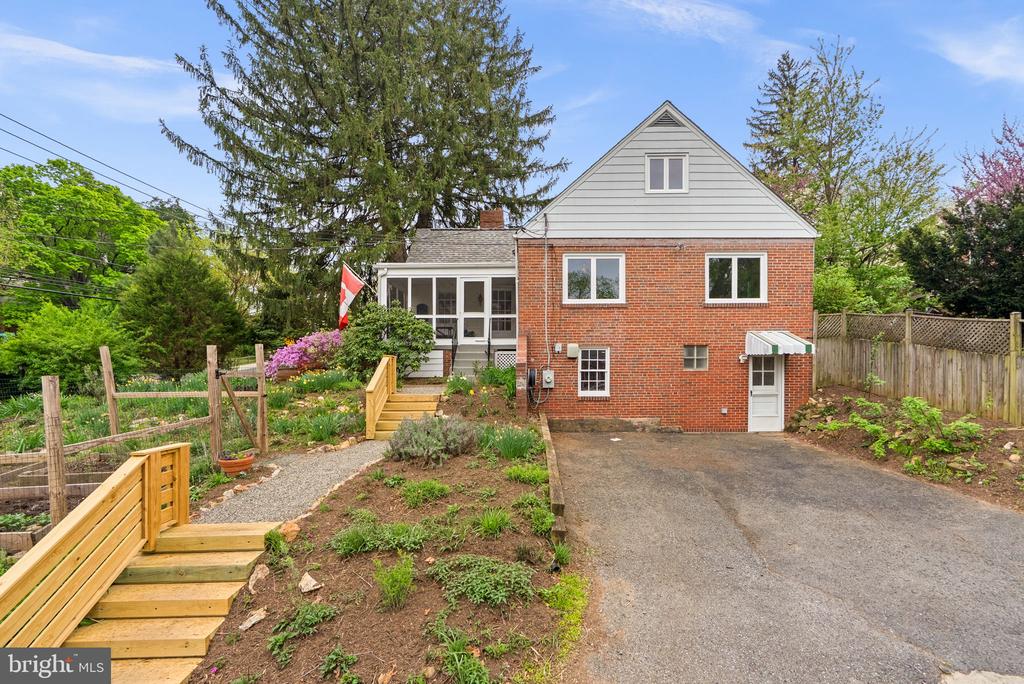 314 DALE DRIVE