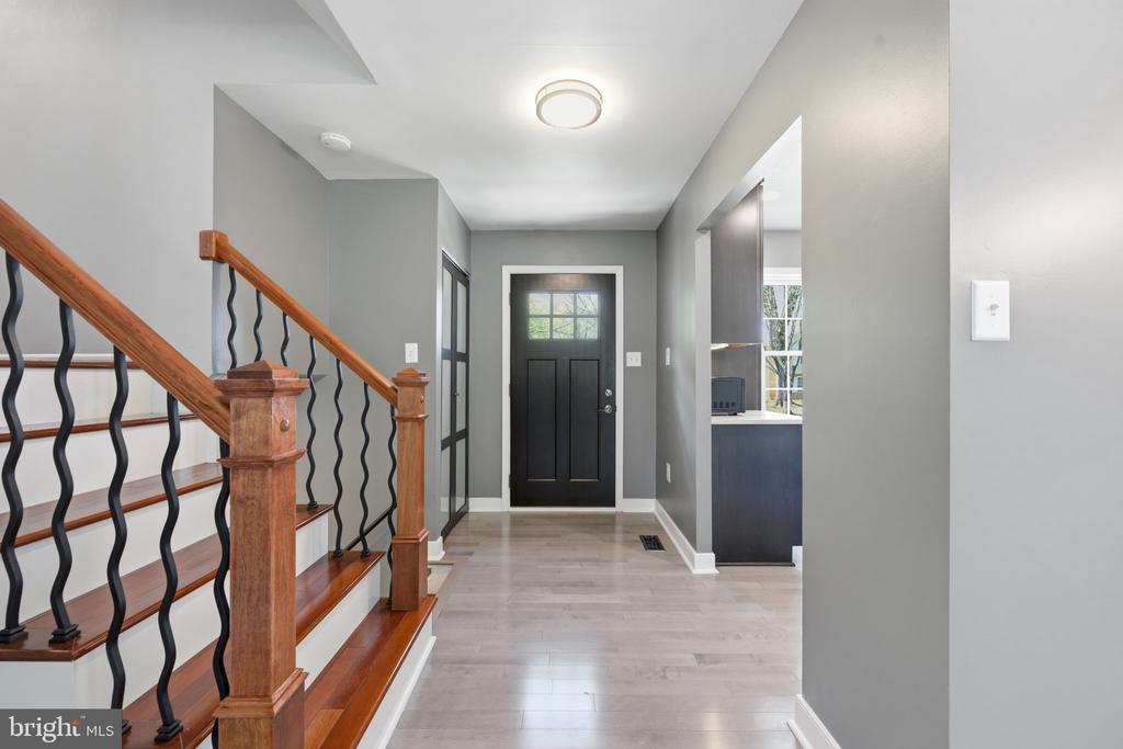 7 BENTLEY COURT