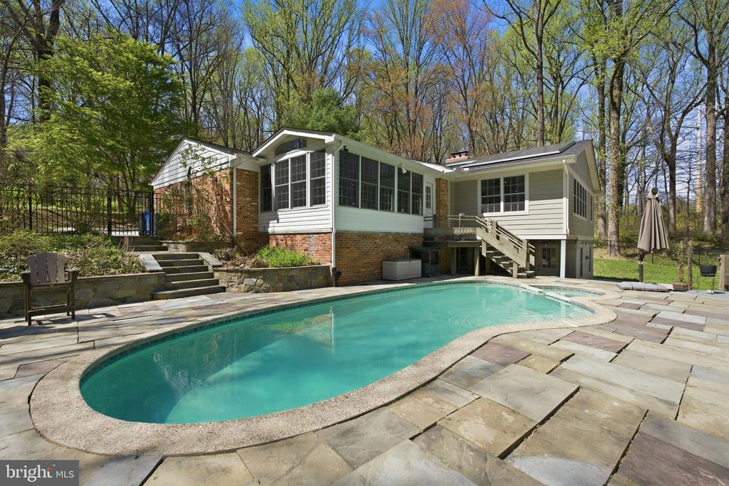 22 BRINKWOOD ROAD