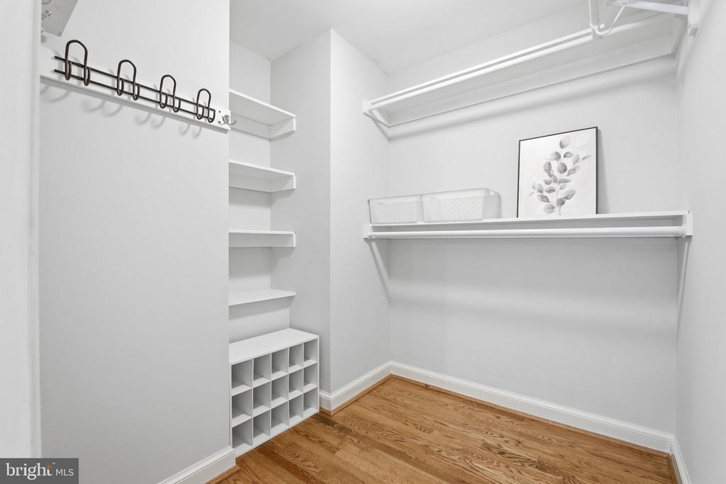 22 BRINKWOOD ROAD