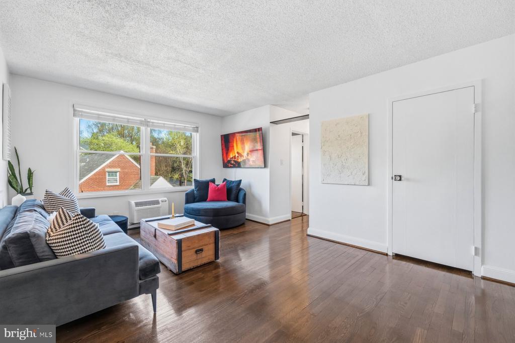 7630 TOMLINSON AVENUE Unit: 38