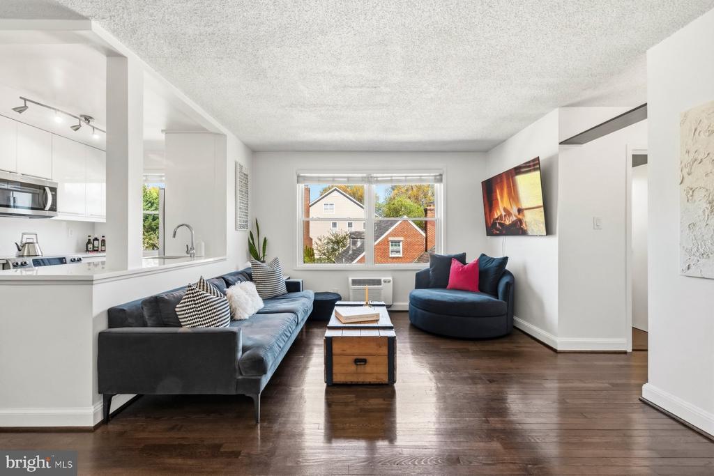 7630 TOMLINSON AVENUE Unit: 38