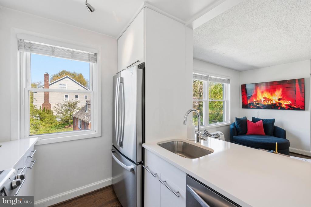7630 TOMLINSON AVENUE Unit: 38