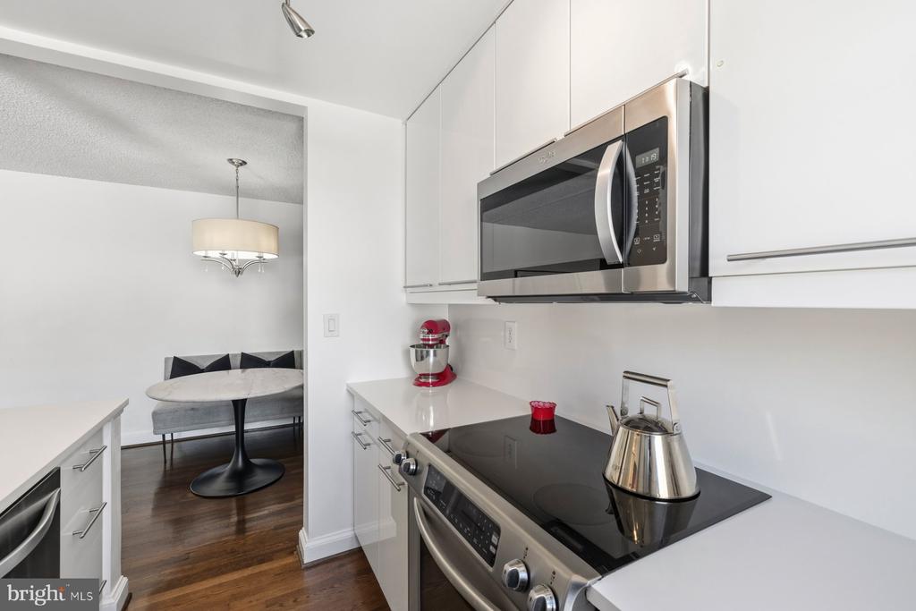 7630 TOMLINSON AVENUE Unit: 38