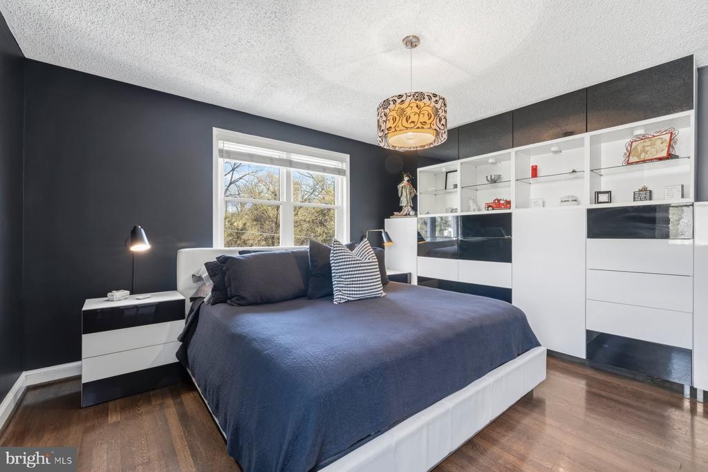 7630 TOMLINSON AVENUE Unit: 38