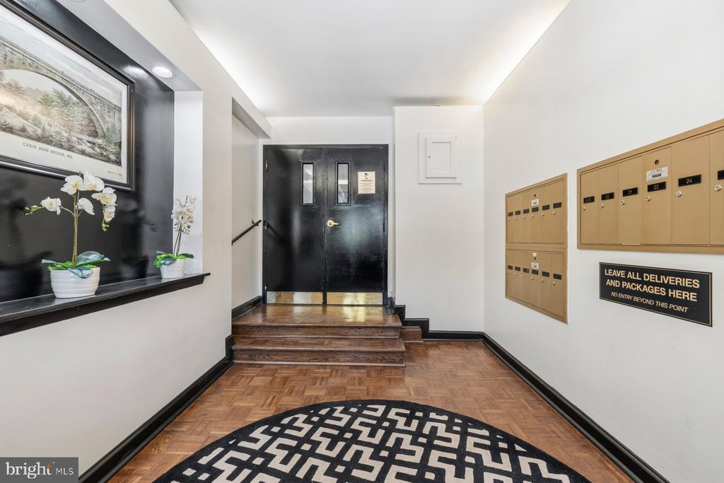 7630 TOMLINSON AVENUE Unit: 38