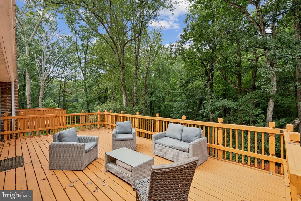 8304 MARINER COURT