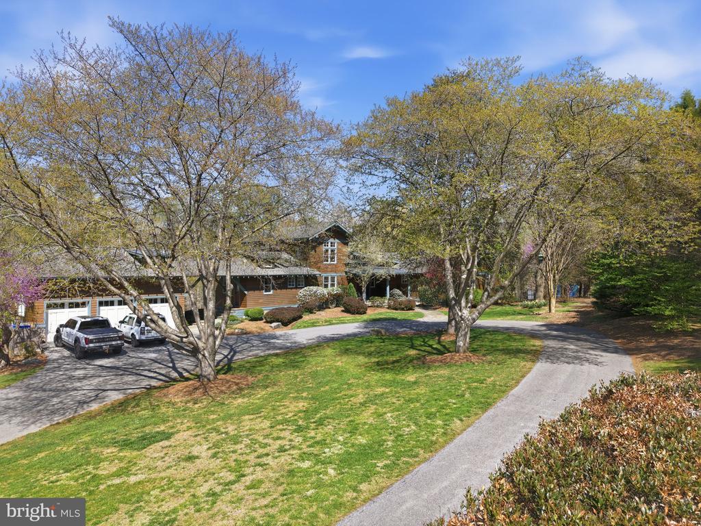 13505 DEAKINS LANE