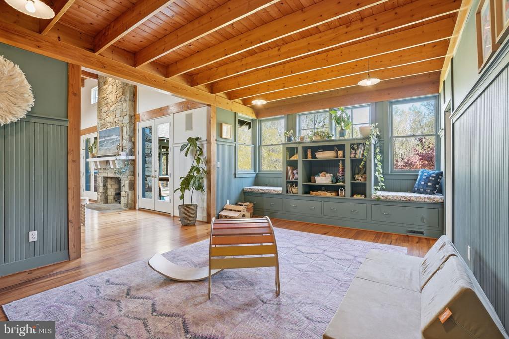 13505 DEAKINS LANE