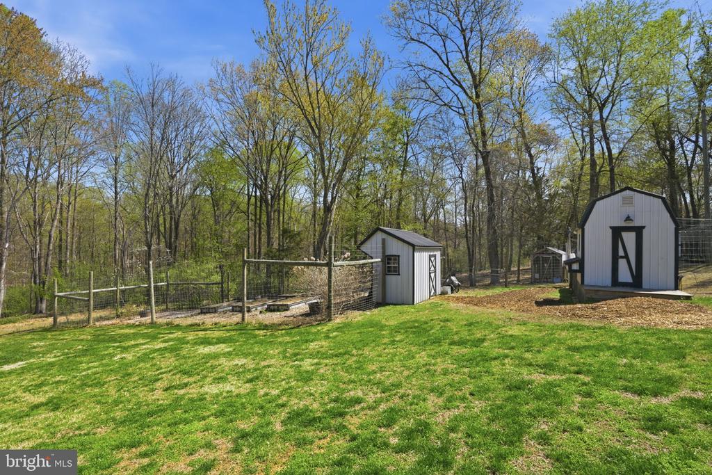 13505 DEAKINS LANE