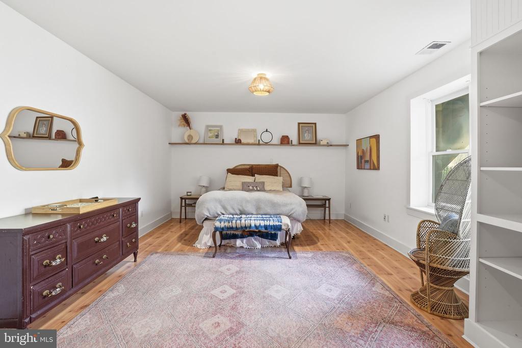 13505 DEAKINS LANE