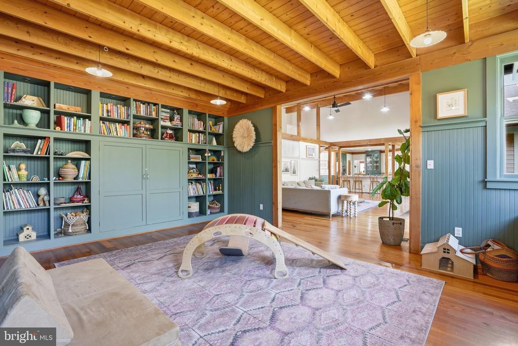 13505 DEAKINS LANE