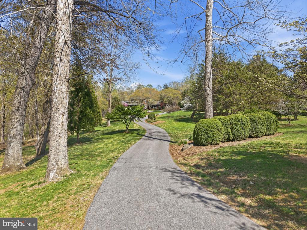 13505 DEAKINS LANE
