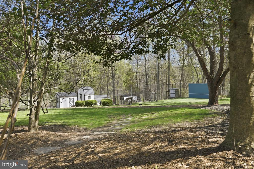13505 DEAKINS LANE