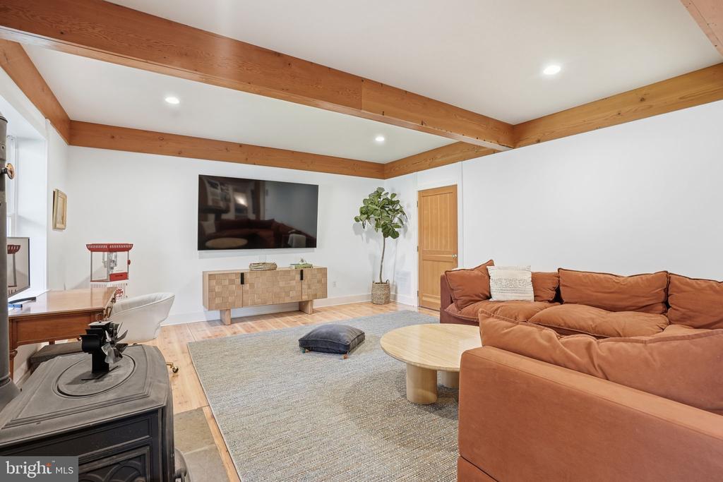 13505 DEAKINS LANE