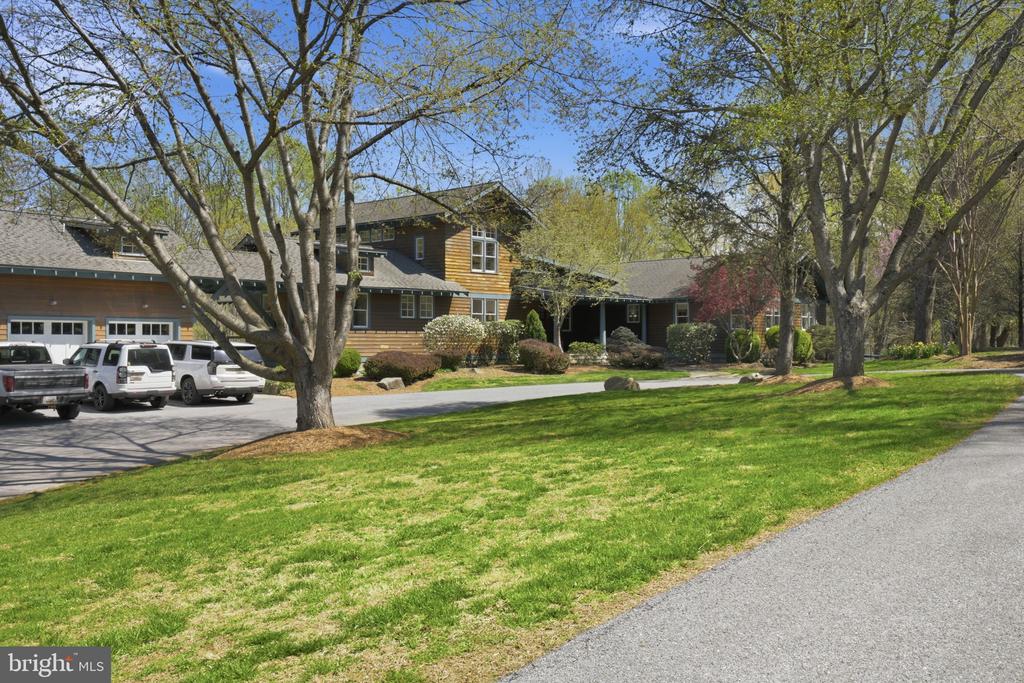 13505 DEAKINS LANE